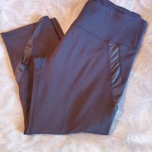 Fabletics Black High-Rise Capri Leggings with Satin Side Panels - Best for Small